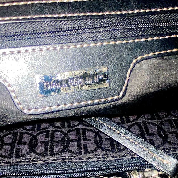 GIANI BERNINI Shoulder Bag - Picture 11 of 11